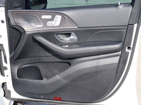 Used 2024 Mercedes-Benz GLS 450 4MATIC image 11
