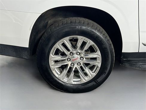 Used 2024 GMC Yukon XL SLT image 39