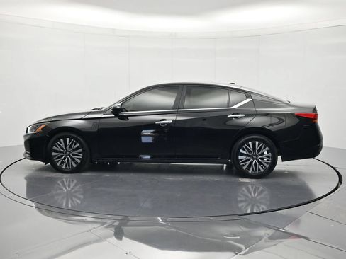 Used 2023 Nissan Altima 2.5 SV FWD image 8