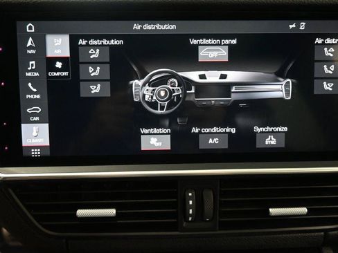 Used 2019 Porsche Cayenne S w/ Premium Package AWD/4WD image 27