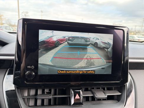 Used 2024 Toyota Corolla Cross LE image 17