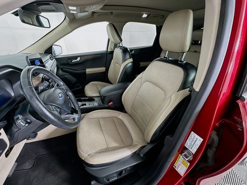 Used 2020 Ford Escape Titanium image 13