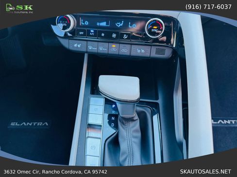 Used 2023 Hyundai Elantra Limited image 19