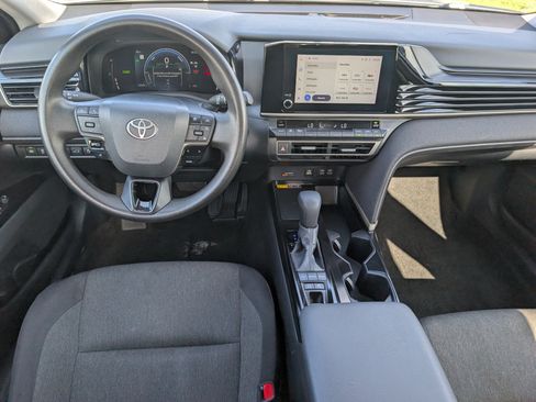 Used 2025 Toyota Camry LE FWD image 12