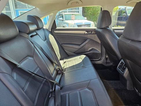 Used 2014 Volkswagen Passat 1.8T SE FWD image 15