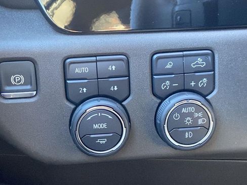 Certified 2024 Chevrolet Silverado 1500 LTZ image 39