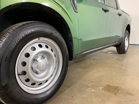 Used 2025 Ford Maverick XL image 2