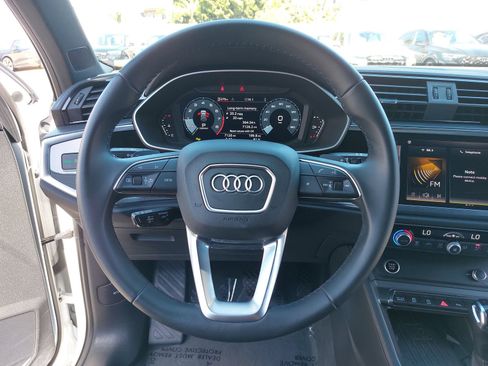 Certified 2025 Audi Q3 2.0T Premium w/ Convenience Package AWD/4WD image 19