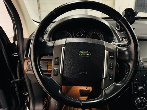 Used 2010 Land Rover LR2 HSE AWD/4WD image 18
