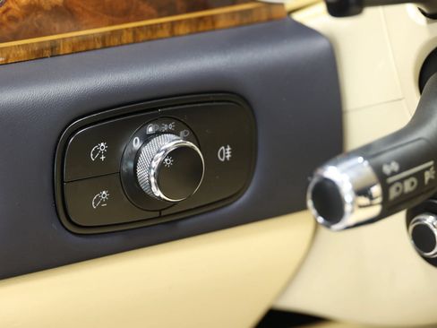 Used 2015 Bentley Flying Spur V8 AWD/4WD image 23