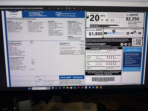 Used 2018 Ford Explorer XLT w/ Equipment Group 202A image 2