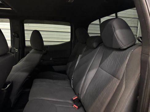 Used 2017 Toyota Tacoma TRD Off-Road image 24