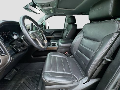 Used 2019 GMC Sierra 2500 Denali w/ Duramax Plus Package image 13