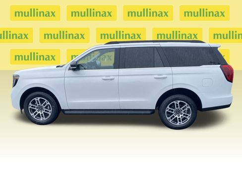 New 2026 Ford Expedition Active image 8