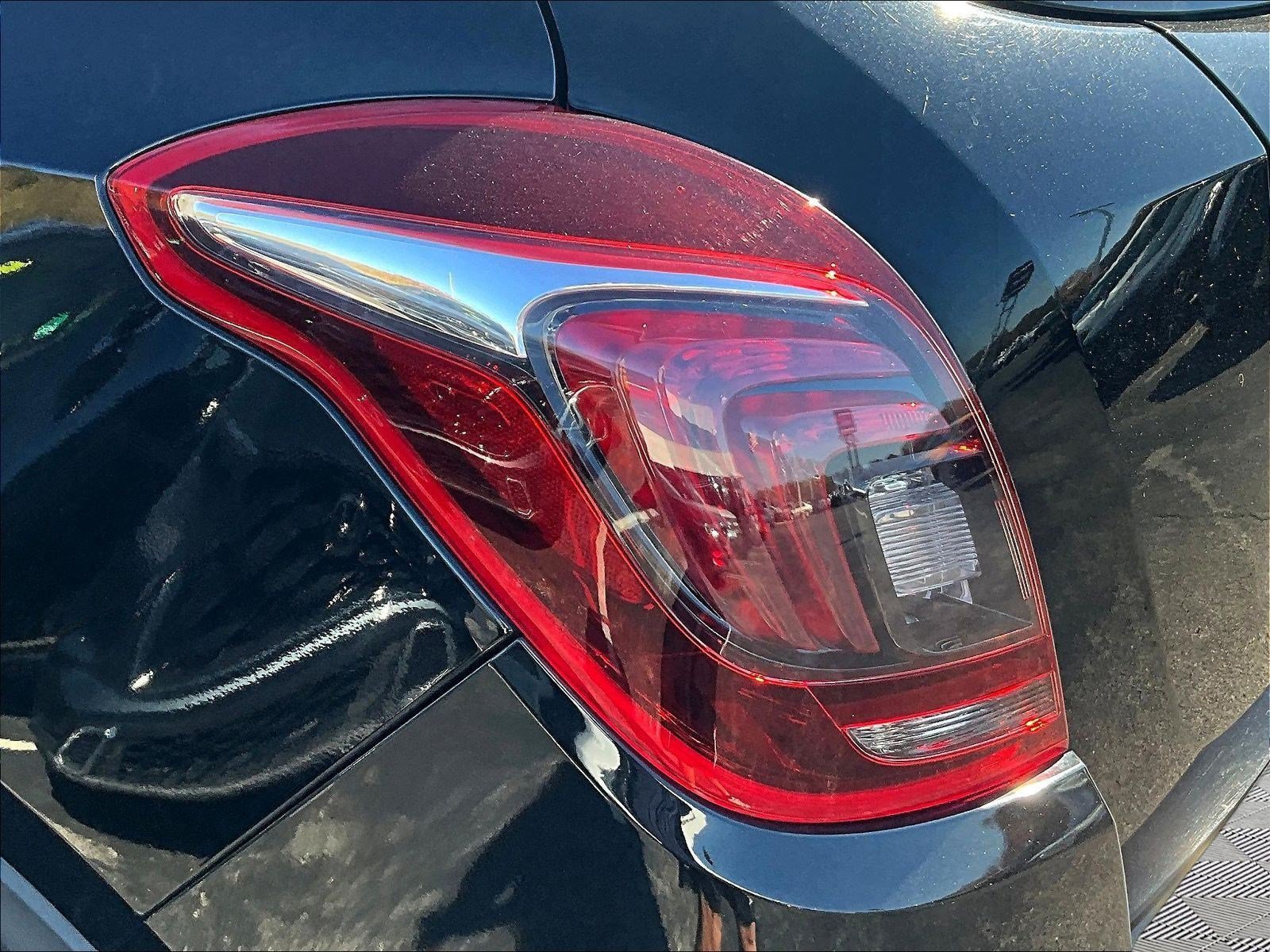 Used 2020 Buick Encore Essence FWD image 23