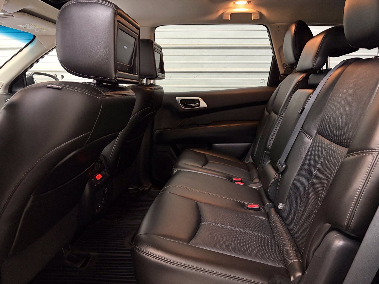 Used 2014 Nissan Pathfinder Platinum w/ Platinum Premium Package AWD/4WD image 25