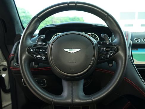 Used 2021 Aston Martin DBX AWD/4WD image 13
