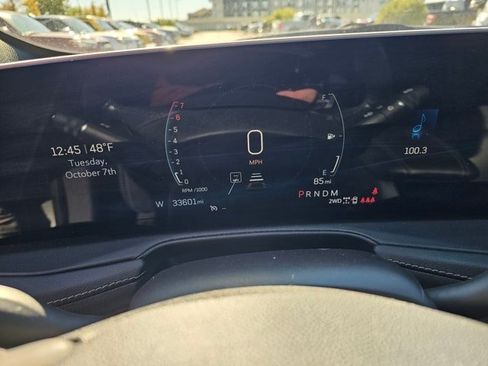 Used 2024 Cadillac XT4 Premium Luxury image 16