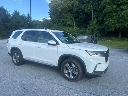 Certified 2025 Honda Pilot EX-L image 2