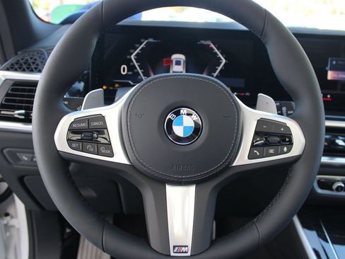 Used 2026 BMW X5 sDrive40i w/ M Sport Package RWD image 8