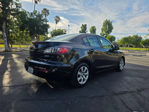 Used 2013 MAZDA MAZDA3 i Sport FWD image 4