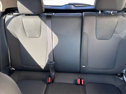 Used 2024 Buick Encore GX Preferred image 22