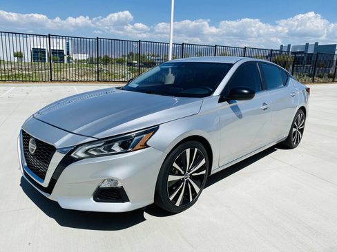 Used 2022 Nissan Altima 2.5 SR image 1