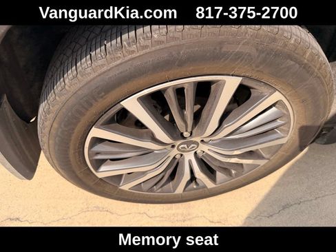 Used 2023 INFINITI QX60 Sensory w/ Vision Package FWD image 10