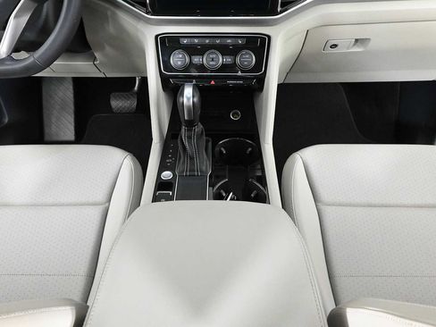 Certified 2023 Volkswagen Atlas SE w/ Panoramic Sunroof Package FWD image 18
