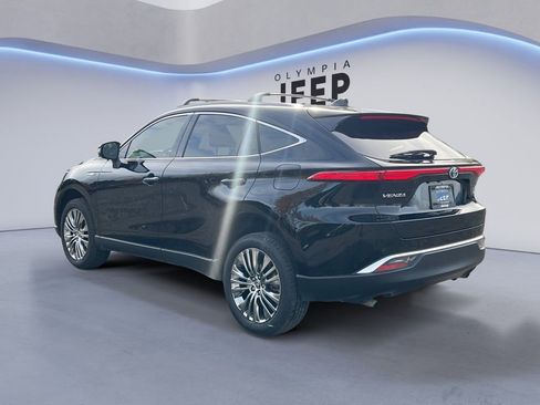 Used 2021 Toyota Venza XLE w/ Softex Package image 3