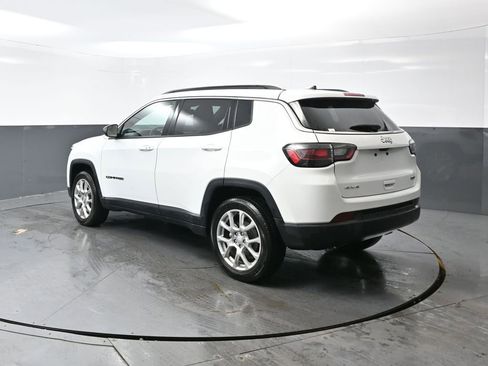 Used 2024 Jeep Compass Latitude w/ Sun and Sound Group image 12