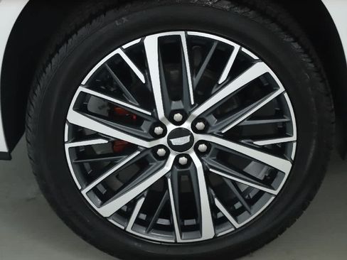 Used 2025 Cadillac XT6 Sport AWD/4WD image 12