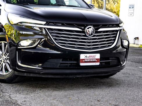 Used 2024 Buick Enclave Premium image 3