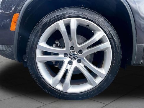 Used 2016 Volkswagen Tiguan SEL image 11