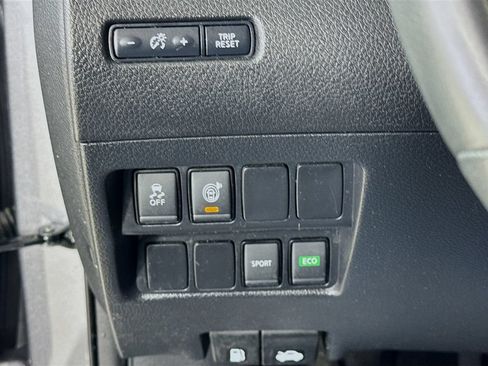 Used 2017 Nissan Rogue SV w/ Midnight Edition FWD image 11