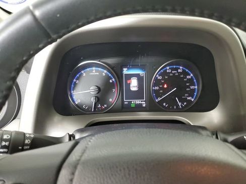 Used 2018 Toyota RAV4 XLE FWD image 28