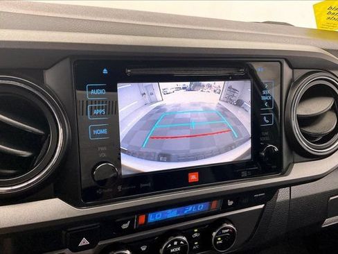 Used 2019 Toyota Tacoma TRD Off-Road w/ TRD Premium Off Road Package AWD/4WD image 24