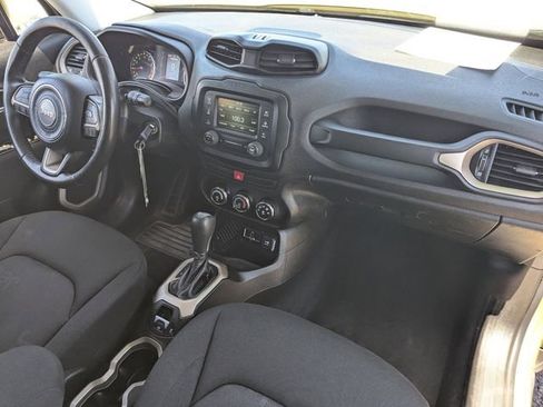 Used 2015 Jeep Renegade Latitude FWD image 12