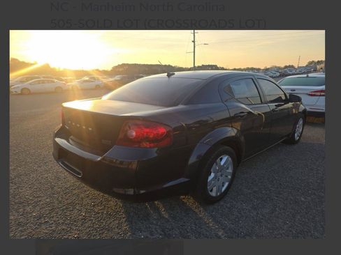 Used 2012 Dodge Avenger SE FWD image 2