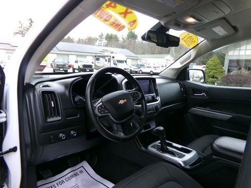 Used 2021 Chevrolet Colorado LT w/ Safety Package AWD/4WD image 11