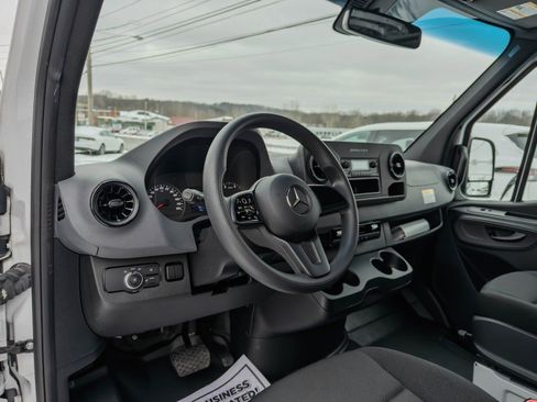 Used 2021 Mercedes-Benz Sprinter 2500 w/ Driver Convenience Package image 17