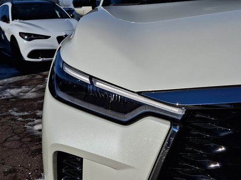 Certified 2023 INFINITI QX60 Luxe w/ Cargo Package image 9