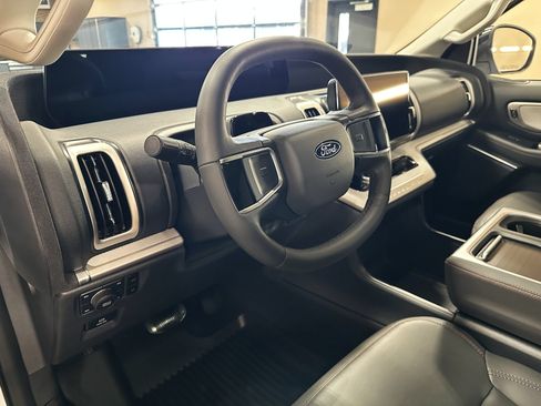 Used 2025 Ford Expedition Max Active AWD/4WD image 12