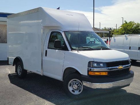 New 2025 Chevrolet Express 3500 Regular Wheelbase w/ Power Convenience Package image 26