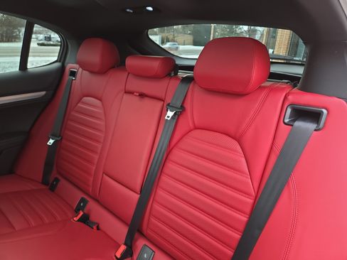 Used 2022 Alfa Romeo Stelvio Veloce image 13