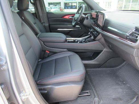 Used 2026 Chevrolet Traverse Z71 AWD/4WD image 11