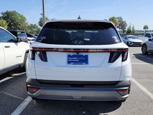 Certified 2025 Hyundai Tucson Limited AWD/4WD image 4