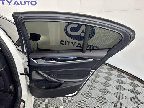 Used 2020 BMW M550i xDrive w/ Executive Package image 36