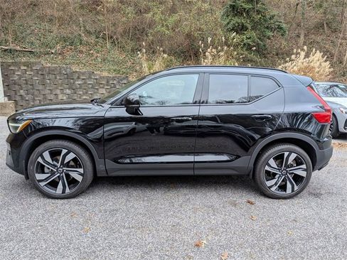 Certified 2023 Volvo XC40 B5 Plus w/ Protection Package Premier image 4