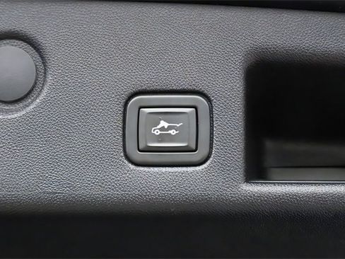 Used 2020 Chevrolet Equinox Premier image 21